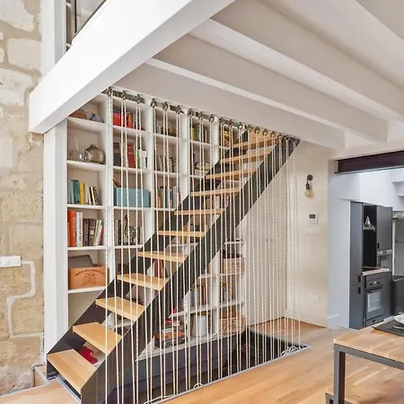 Superb Flat In The Heart Of The Historic District Of - Welkeys * Bordeaux