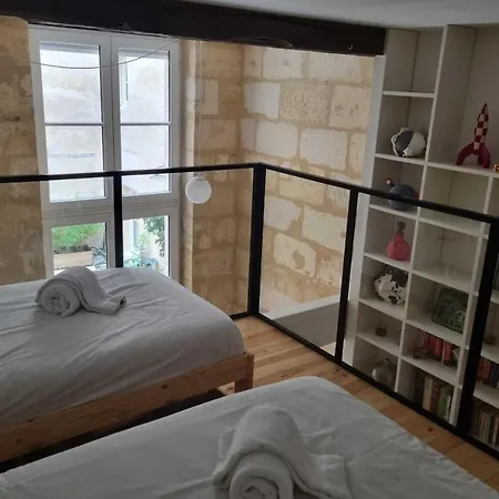 Superb Flat In The Heart Of The Historic District Of - Welkeys *